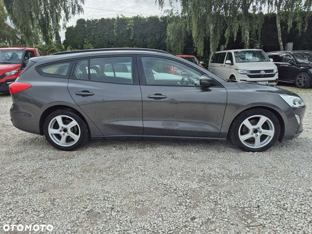 Ford Focus 1.0 EcoBoost Start-Stopp-System TREND - 17