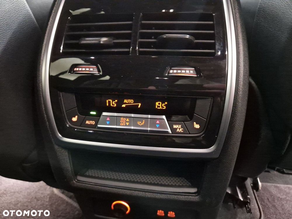BMW X7 - 28
