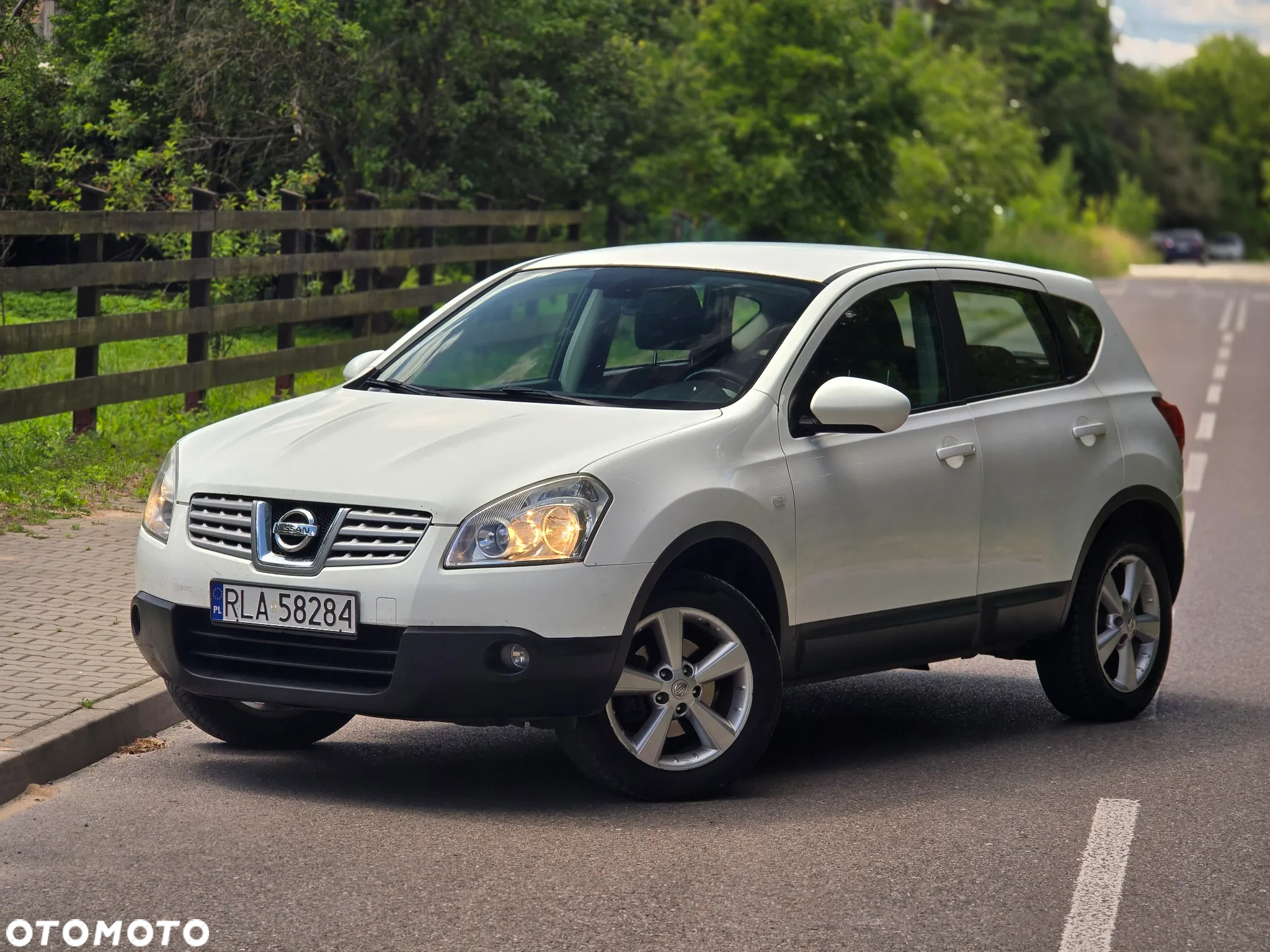 Nissan Qashqai 1.6 visia - 2