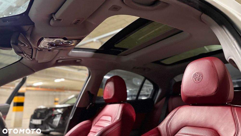 Alfa Romeo Giulia 2.0 Turbo TI Q4 - 25