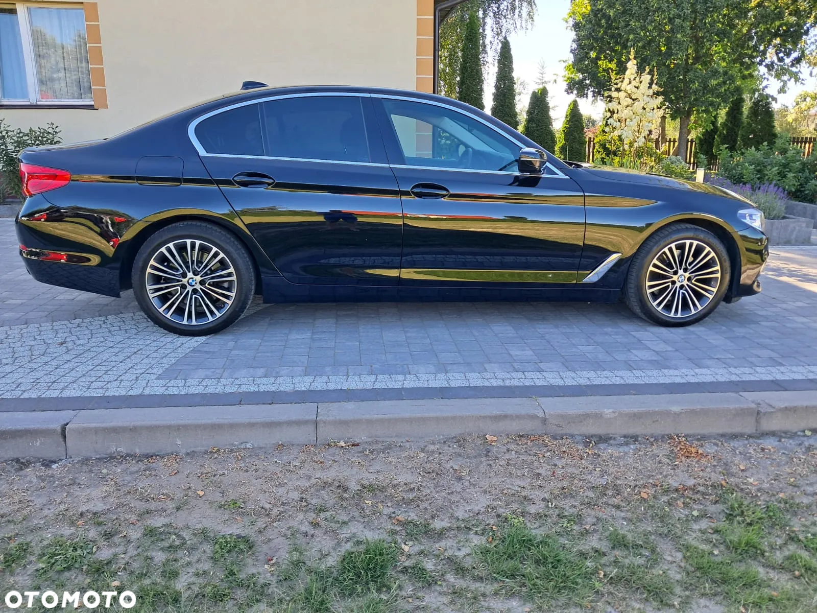 BMW Seria 5 518d - 12