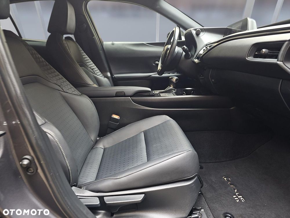 Lexus UX 250h GPF F Impression 2WD - 11