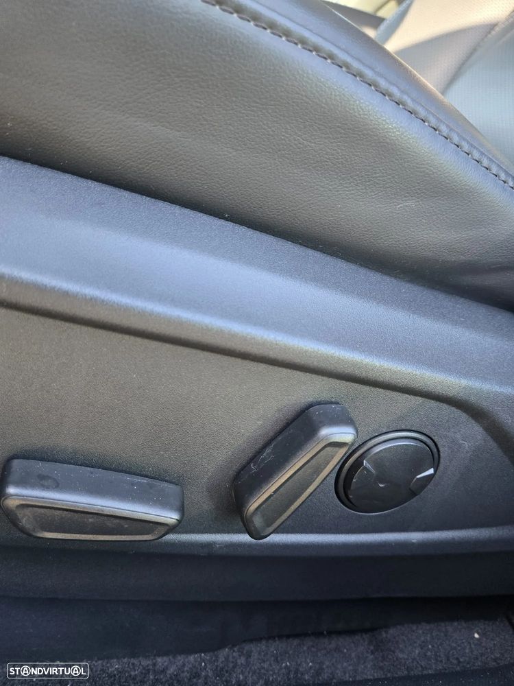 Ford Mustang Mach-E PREMIUM - 9