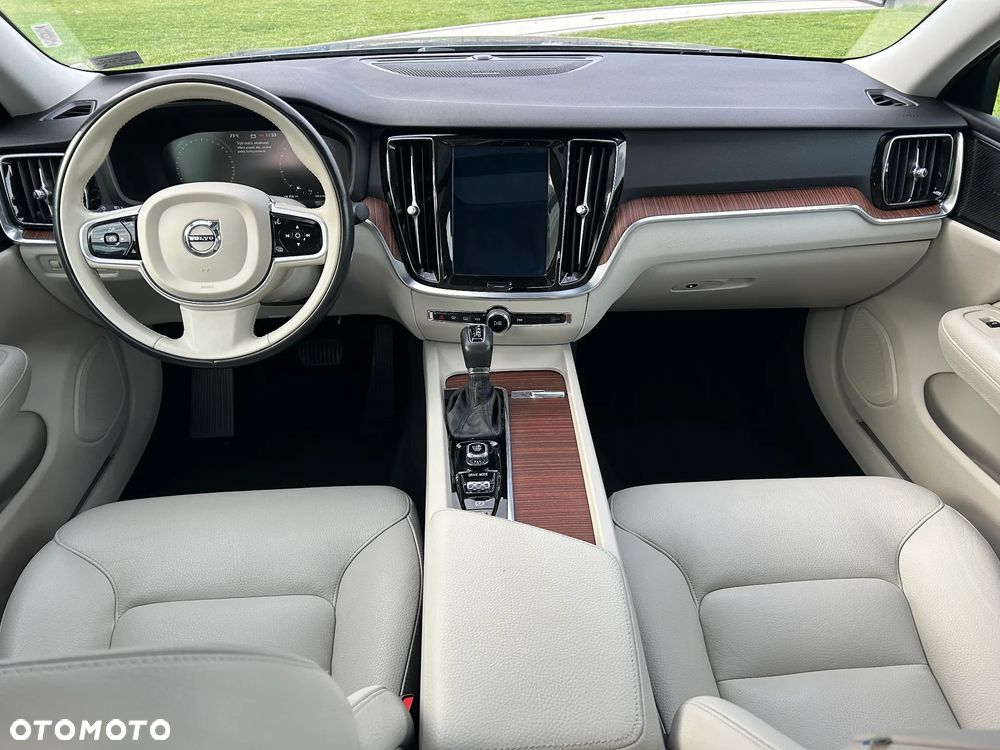 Volvo S60 T5 Momentum Pro - 14