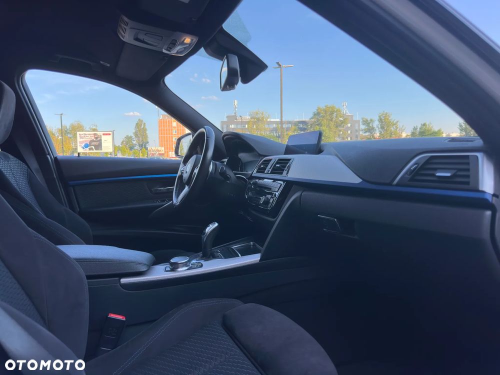 BMW Seria 3 330i xDrive M Sport Sport - 13