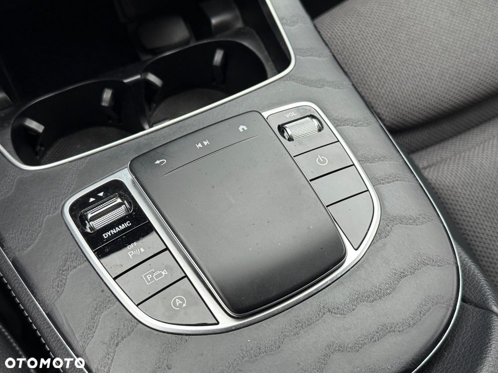 Mercedes-Benz Klasa E 220 d 4-Matic 9G-TRONIC - 31