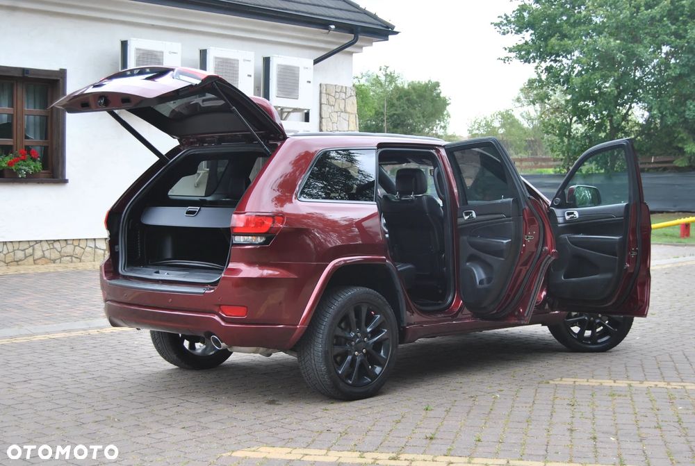 Jeep Grand Cherokee - 22