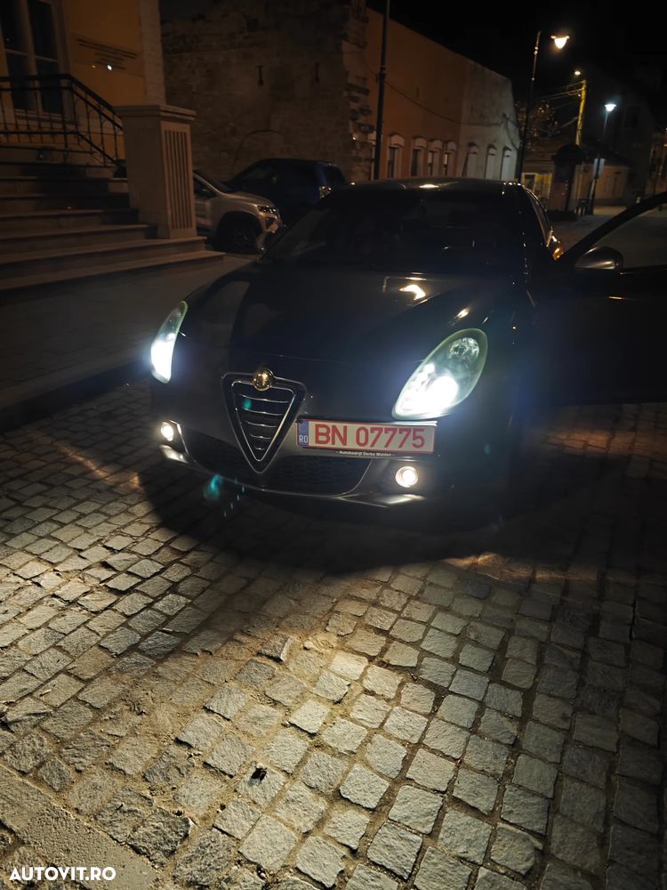 Alfa Romeo Giulietta 1.8 TBi 16V Quadrifoglio Verde - 2