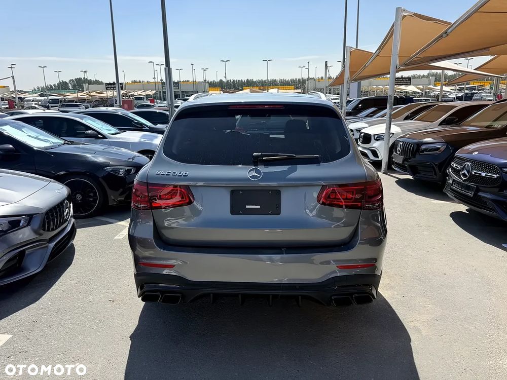 Mercedes-Benz GLC 300 4Matic 9G-TRONIC AMG Line - 3