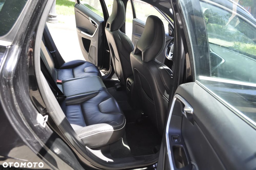 Volvo XC 60 D4 Drive-E R-Design Kinetic - 19