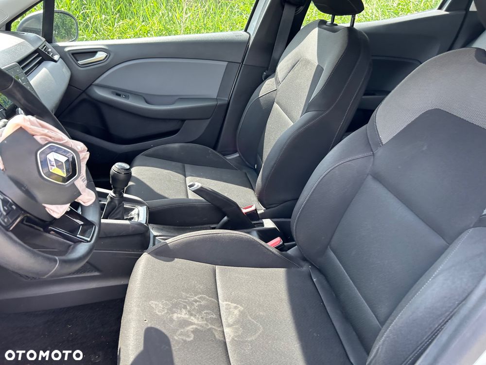 Renault Clio - 11