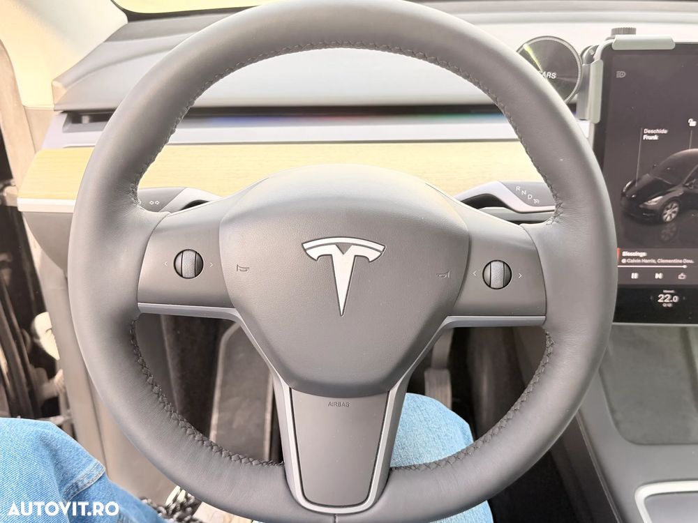 Tesla Model Y Standard - 11