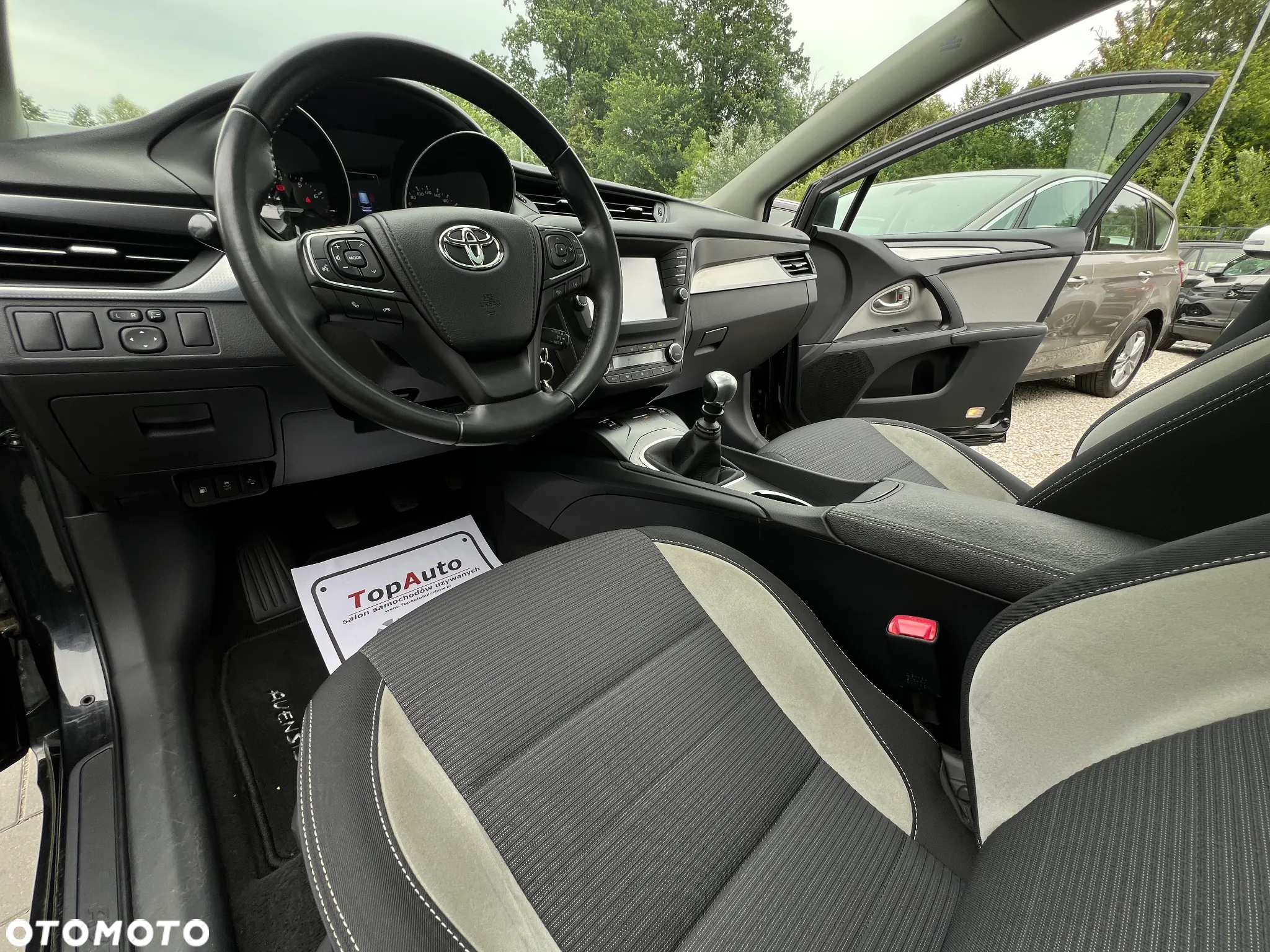 Toyota Avensis 1.8 Premium - 21