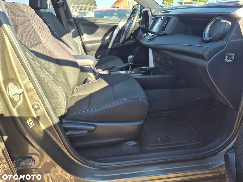 Toyota RAV4 Hybrid Premium 4x2 - 26