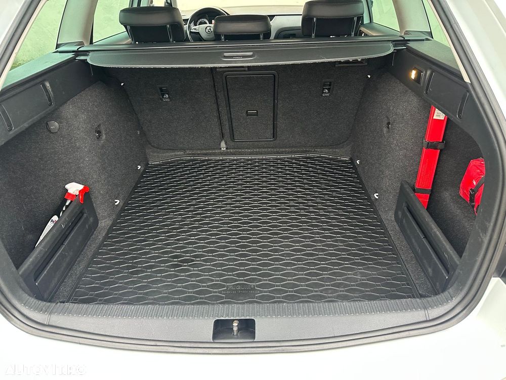 Skoda Octavia 1.6 TDI DSG Premium Edition - 21