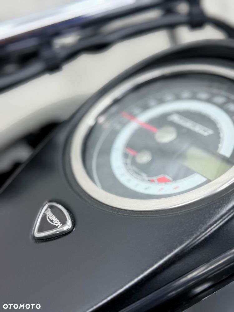 Triumph Thunderbird - 19