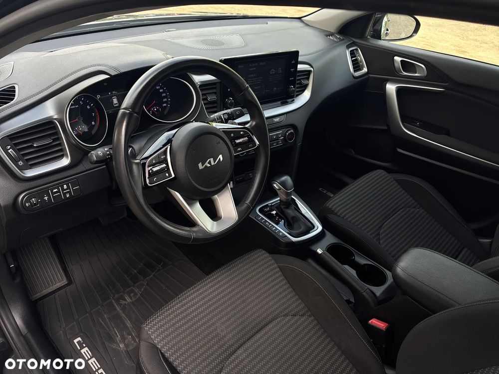 Kia Ceed - 9