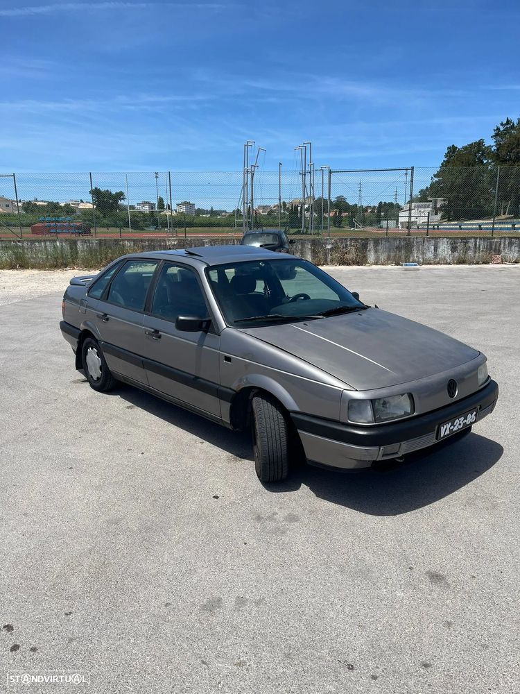 VW Passat 1.6 GL TD - 1