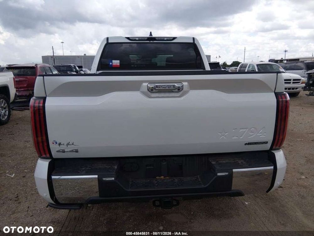 Toyota Tundra - 5