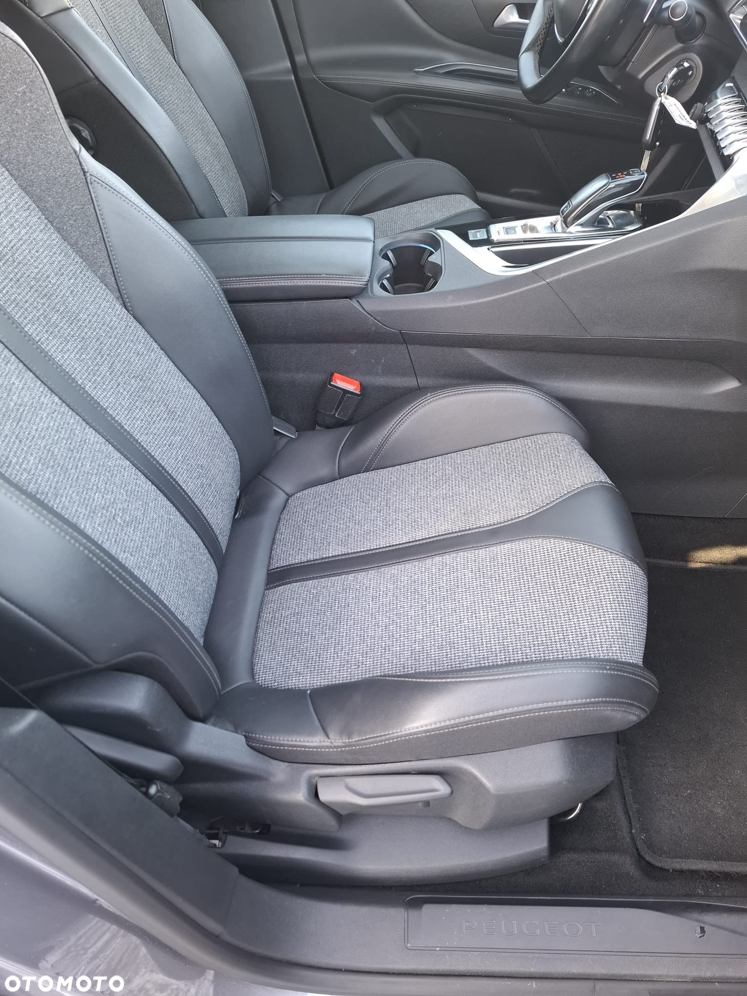 Peugeot 3008 1.5 BlueHDi Allure S&S EAT8 - 18