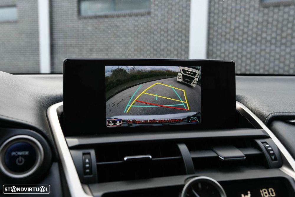 Lexus NX 300h Executive+ - 34