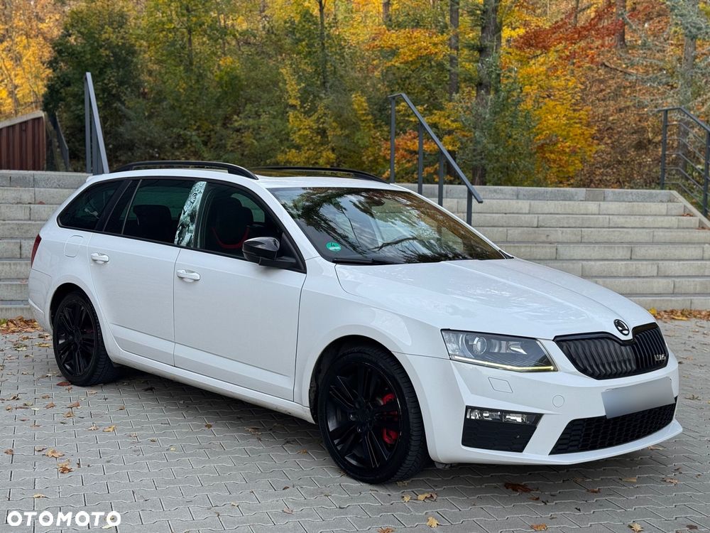 Skoda Octavia Combi 2.0 TDI RS - 4