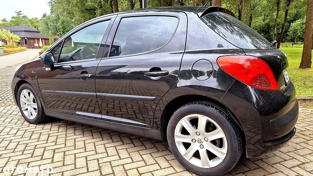 Peugeot 207 1.6 HDi Presence - 2