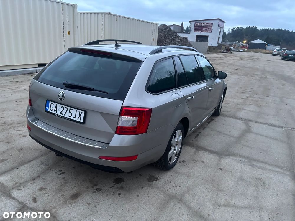 Skoda Octavia 2.0 TDI Edition DSG - 4