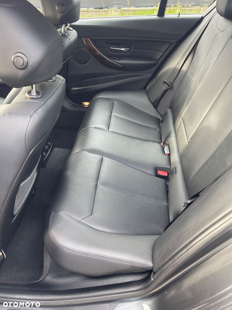 BMW Seria 3 - 23