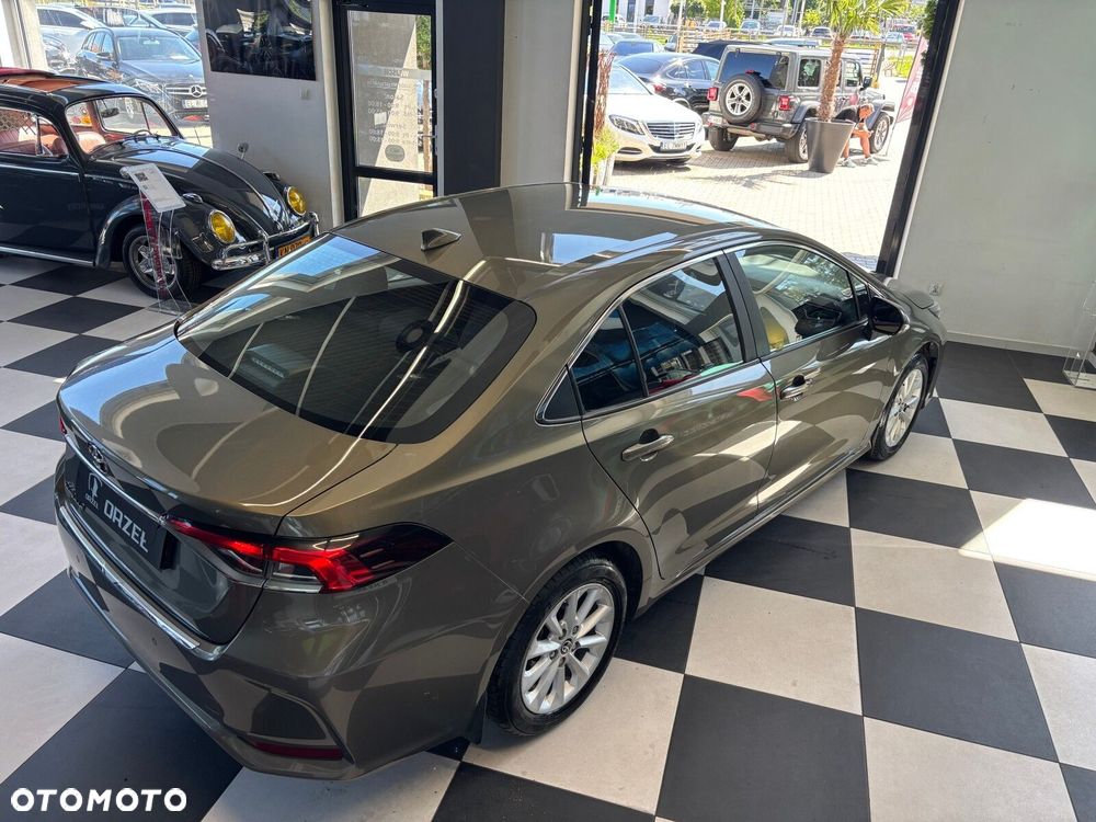 Toyota Corolla - 5