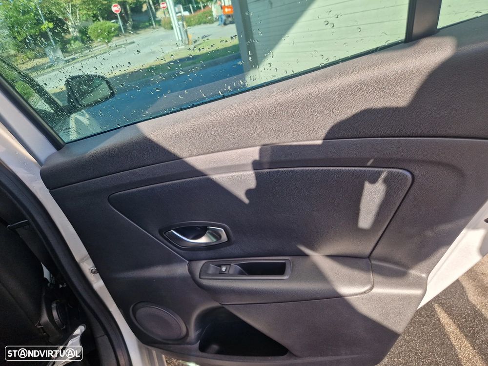 Renault Mégane Sport Tourer 1.5 dCi Dynamique S CO2 Champion - 2