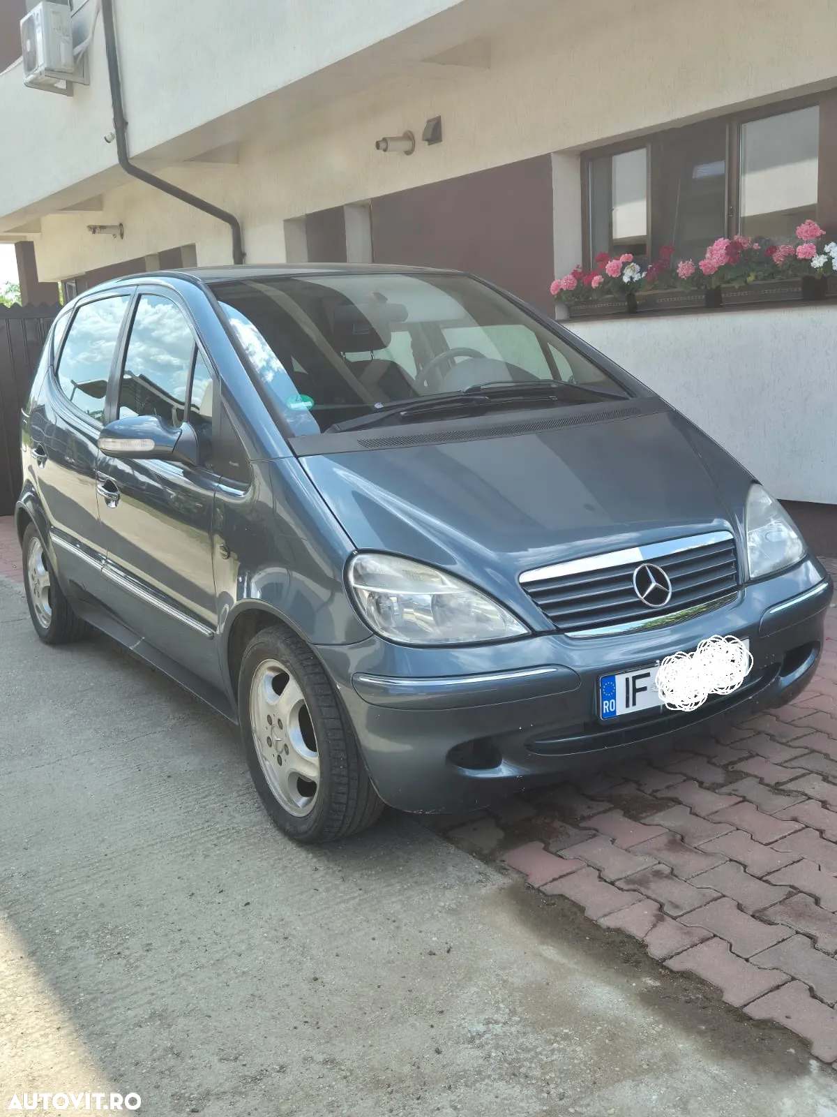 Mercedes-Benz A - 5