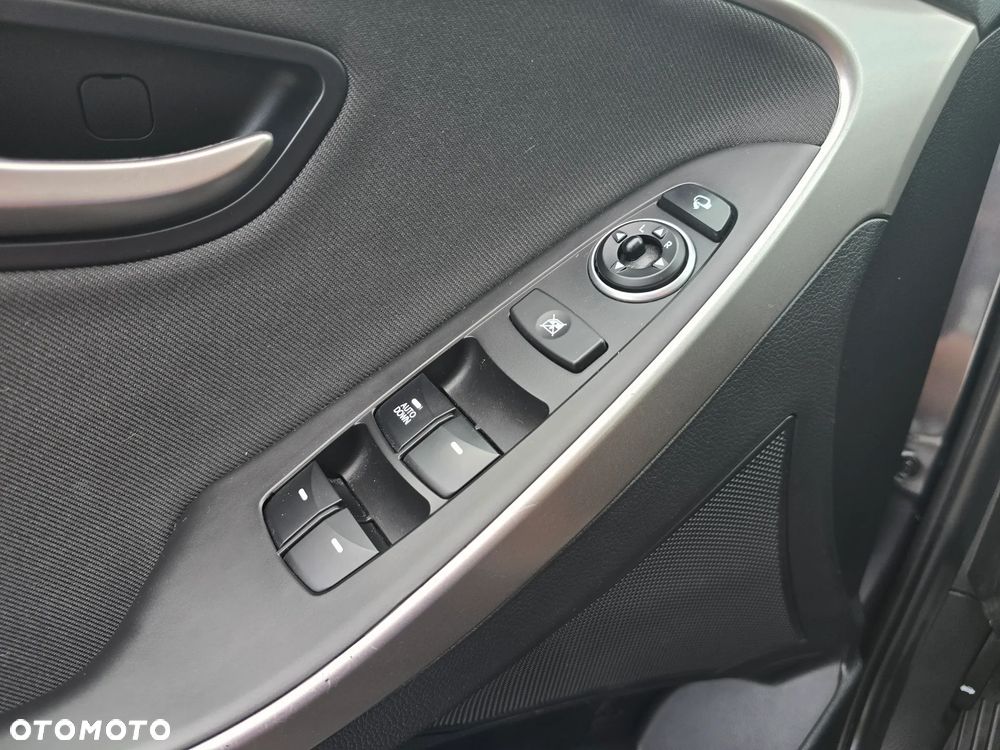 Hyundai i30 1.4 GO Plus - 26