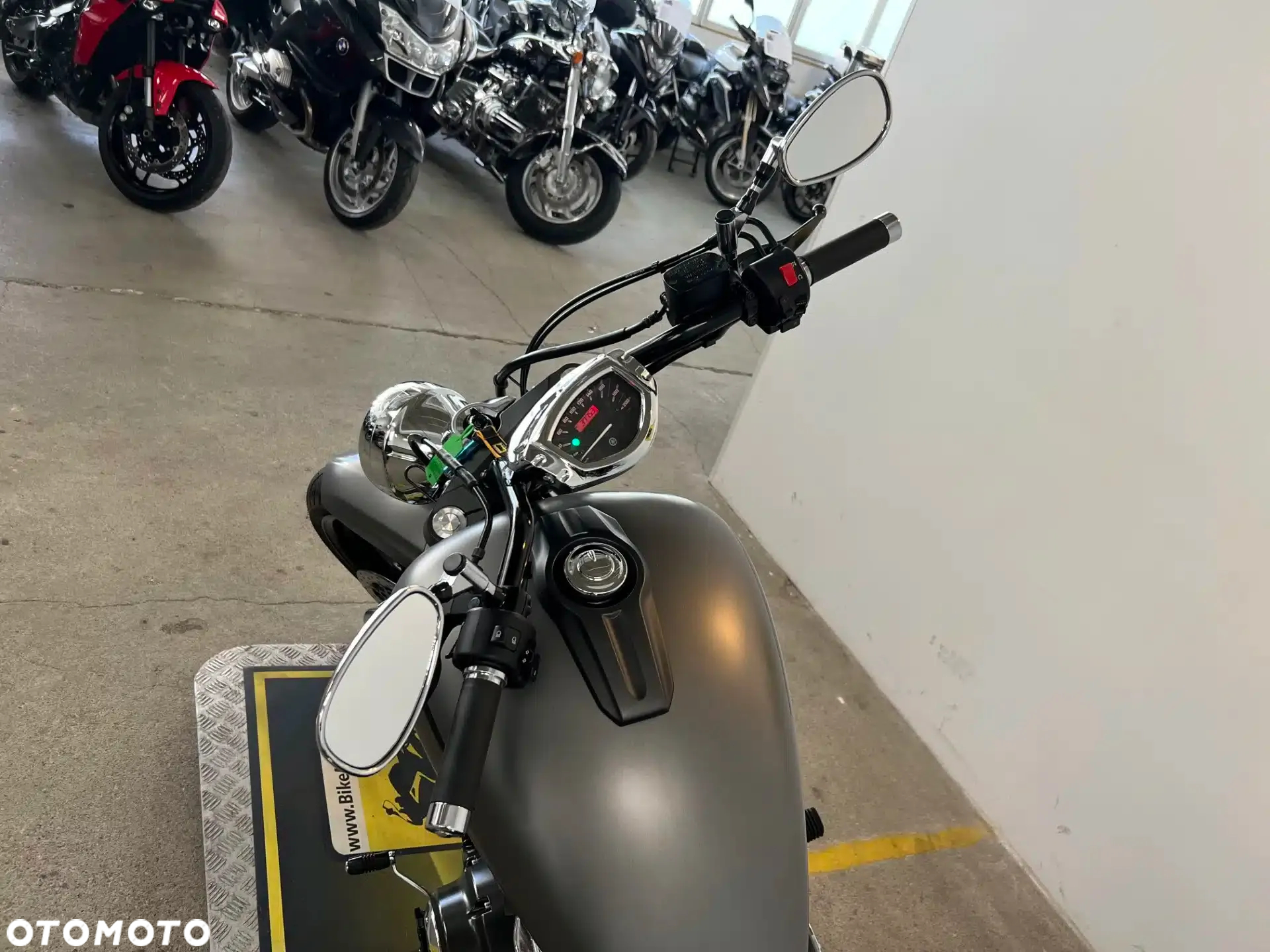 Yamaha XVS - 32