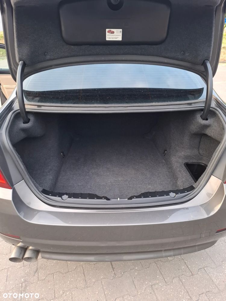 BMW Seria 5 528i - 9