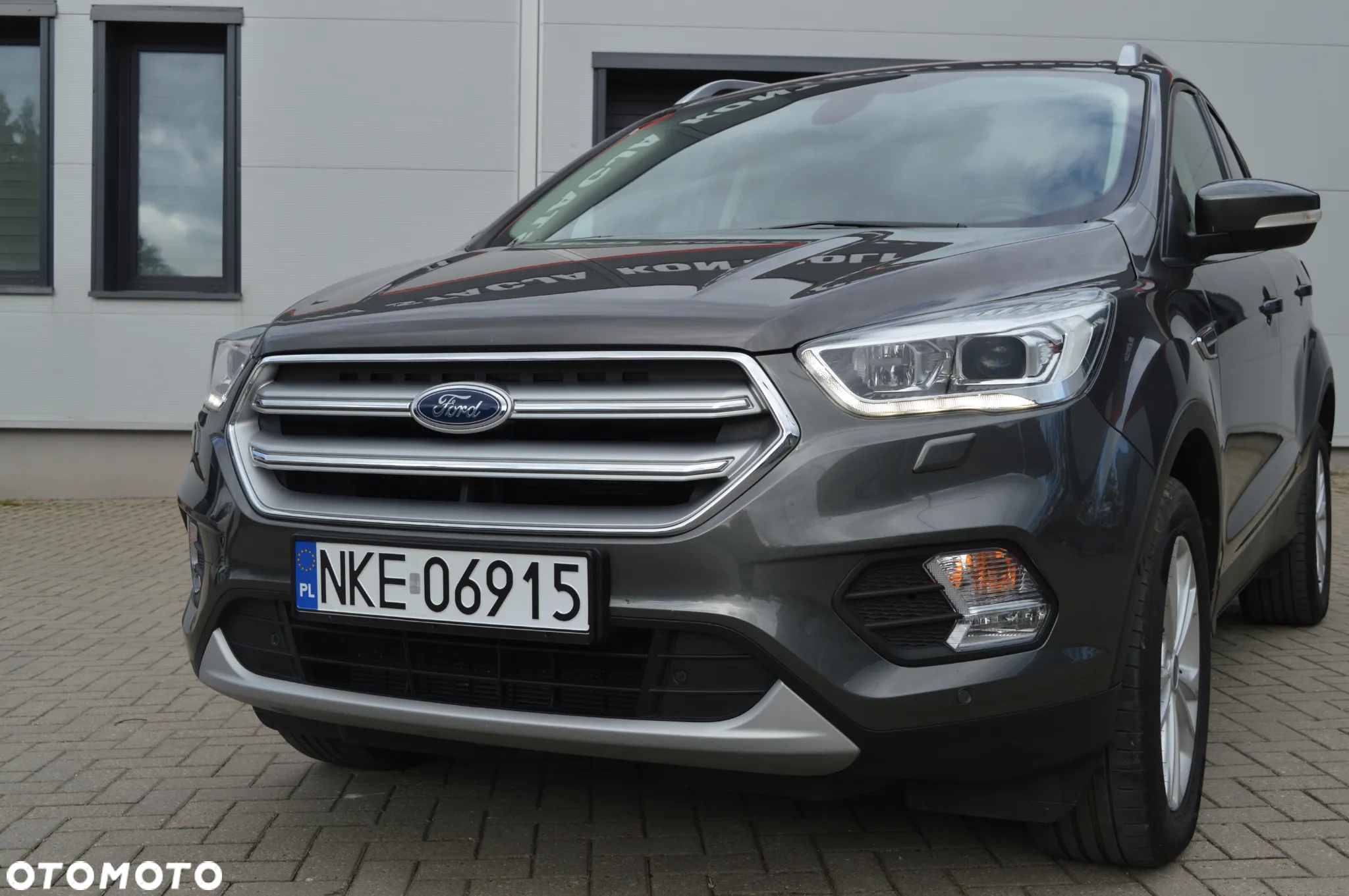 Ford Kuga 1.5 EcoBoost 2x4 Titanium - 3