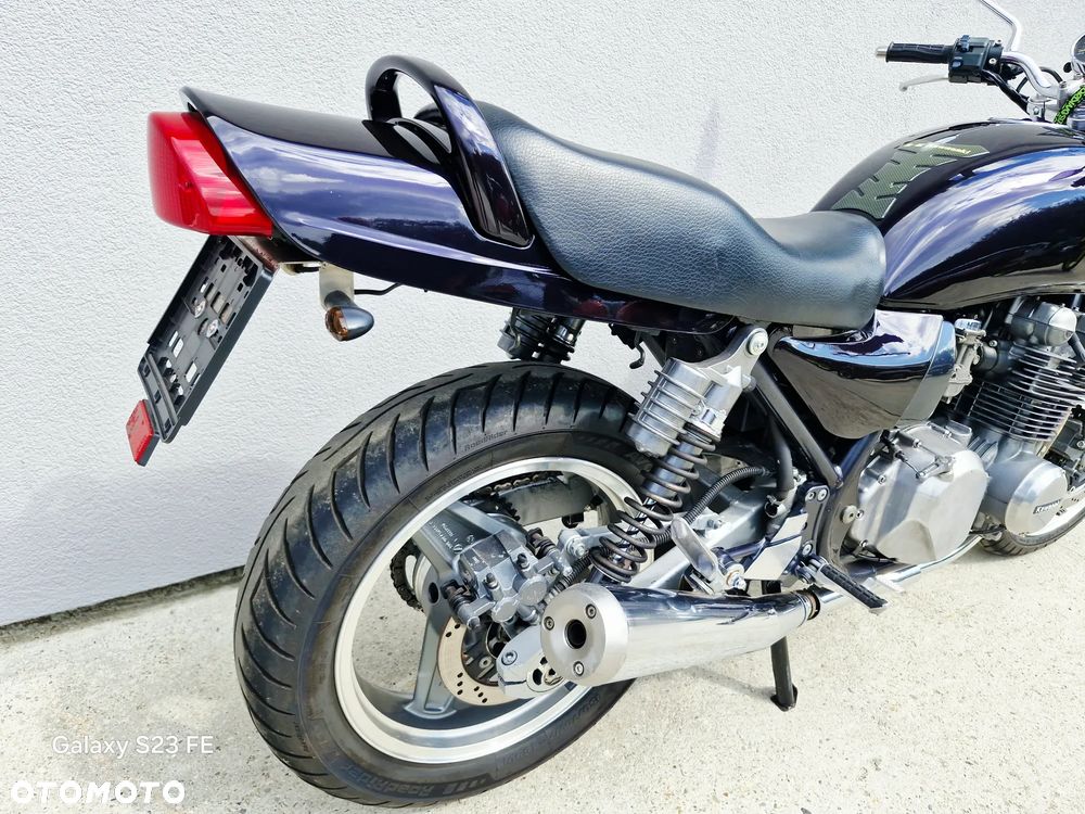 Kawasaki Zephyr - 12