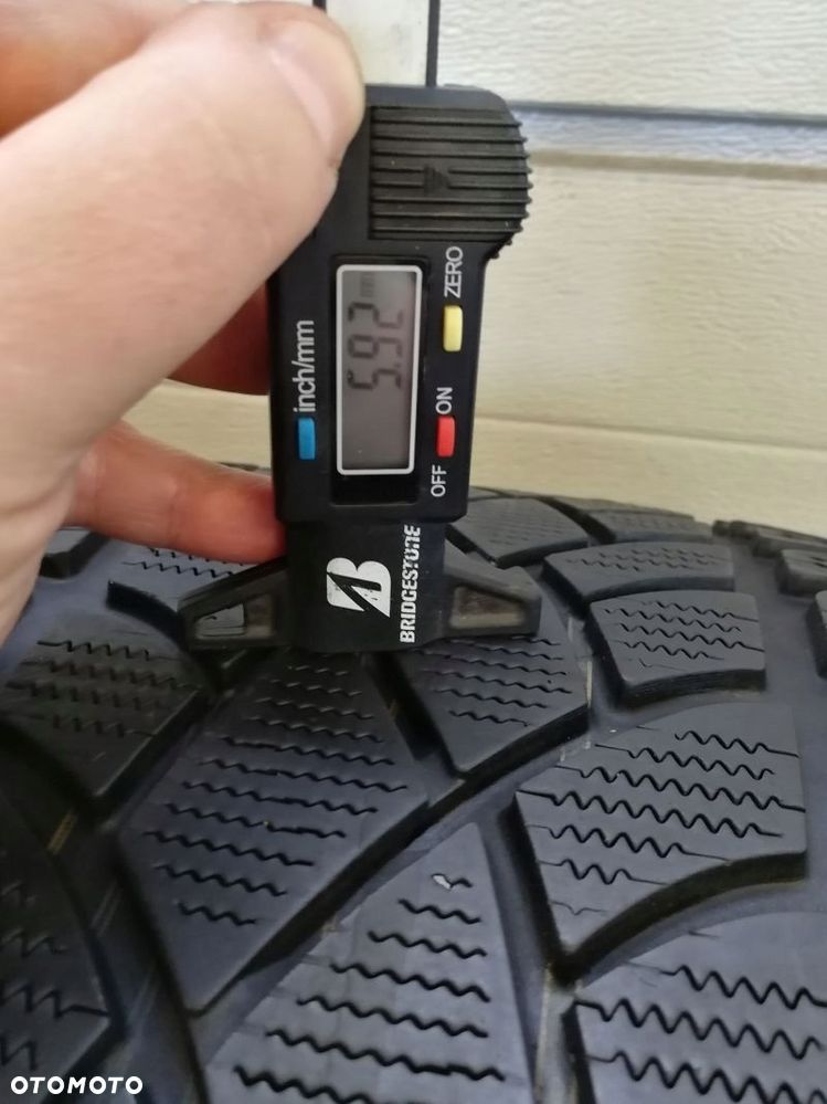 Opony zimowe 295/30 R 19 Dunlop SP Winter Sport 3D - 3