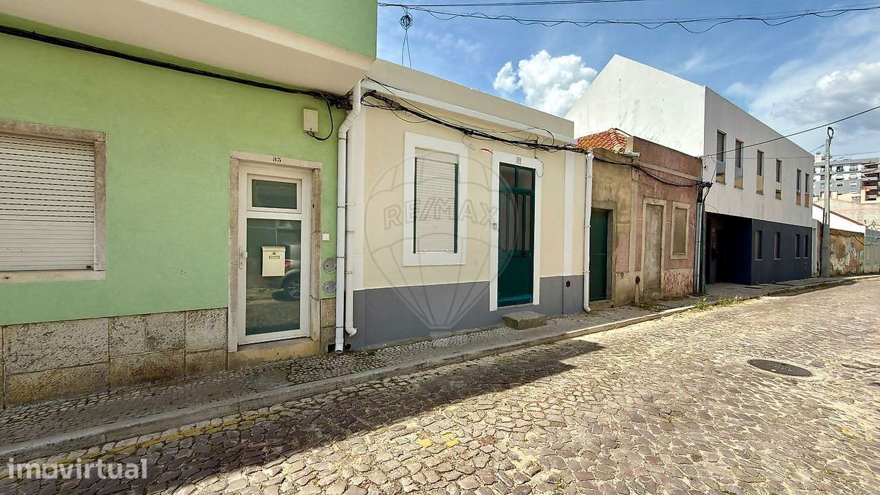 Moradia T1 para venda - Grande imagem: 2/17