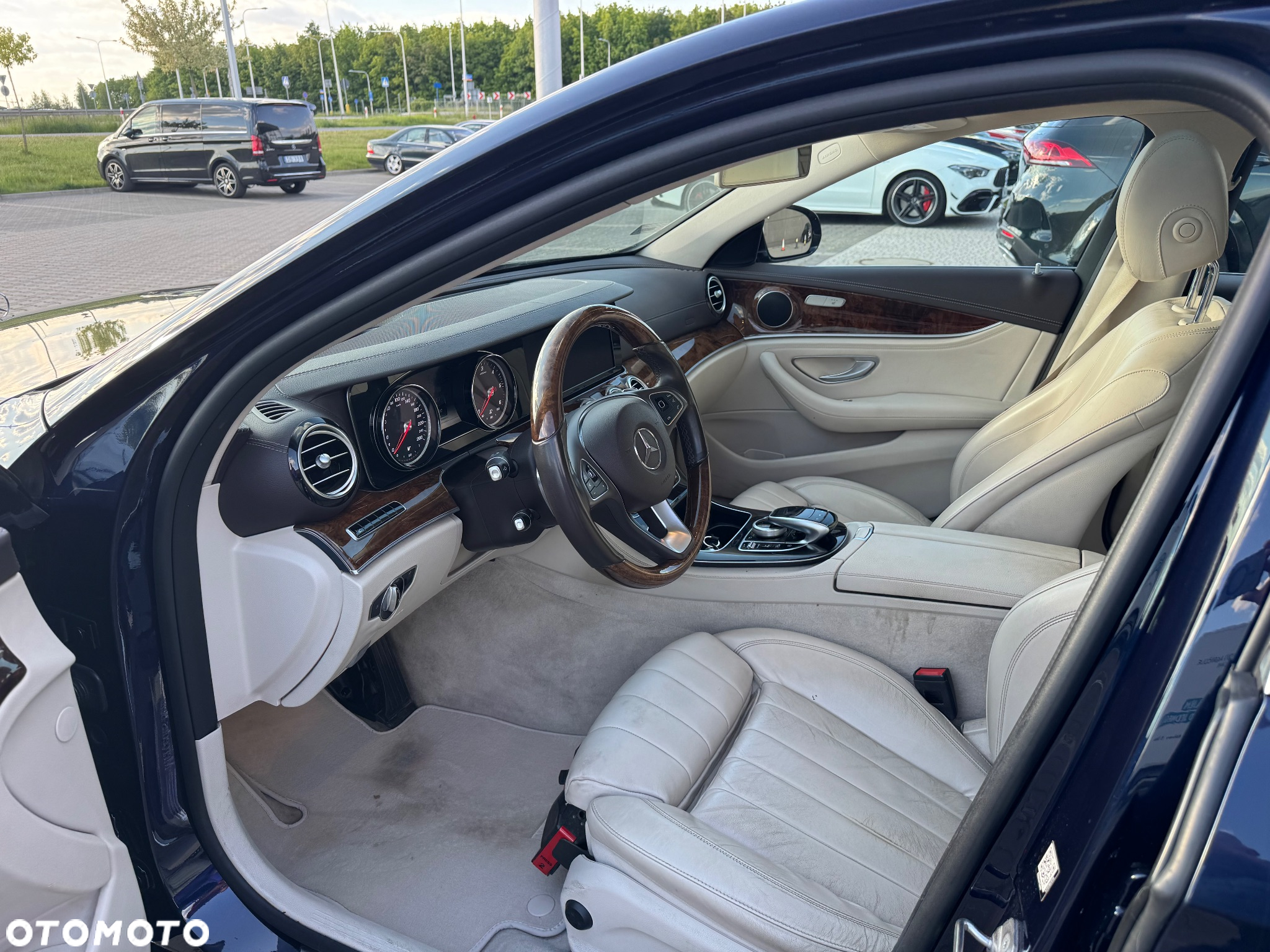 Mercedes-Benz Klasa E 220 d 4-Matic 9G-TRONIC - 6