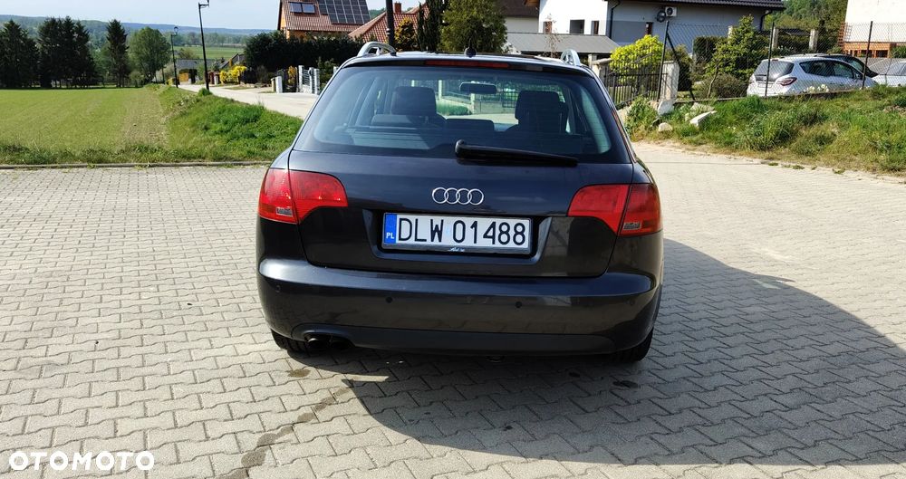 Audi A4 Avant 2.0 TDI DPF - 9