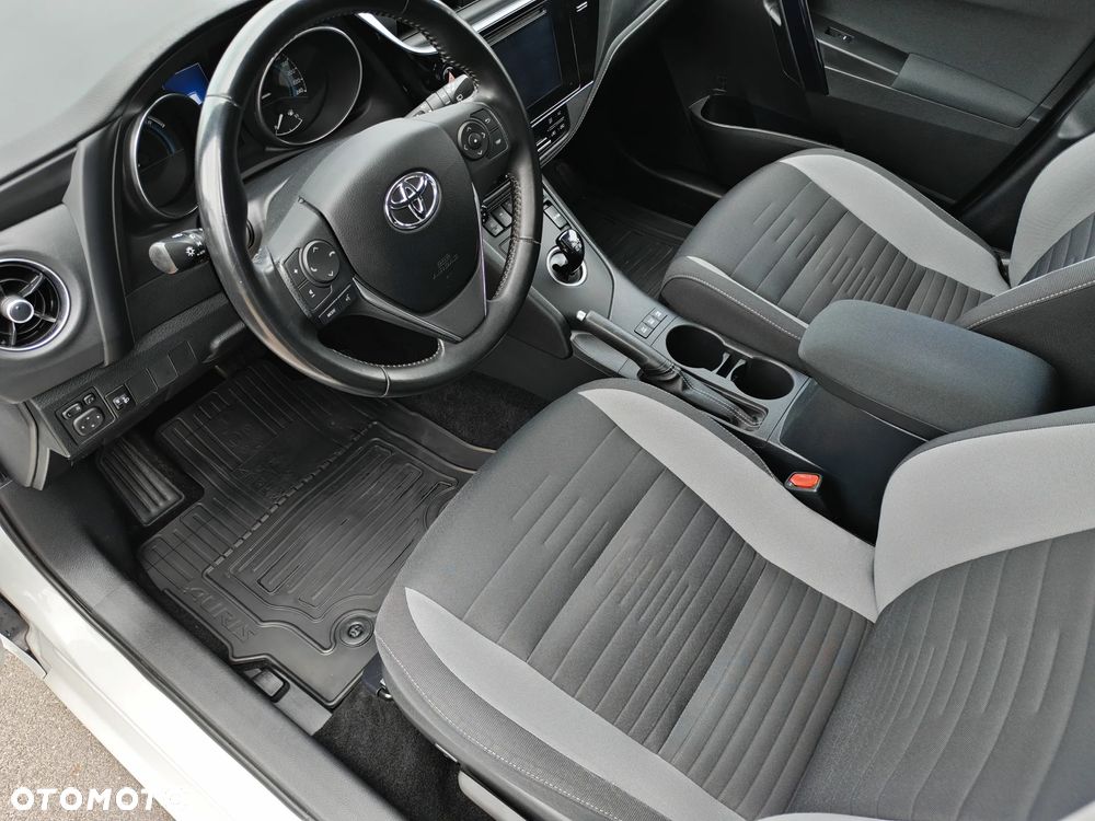 Toyota Auris - 29