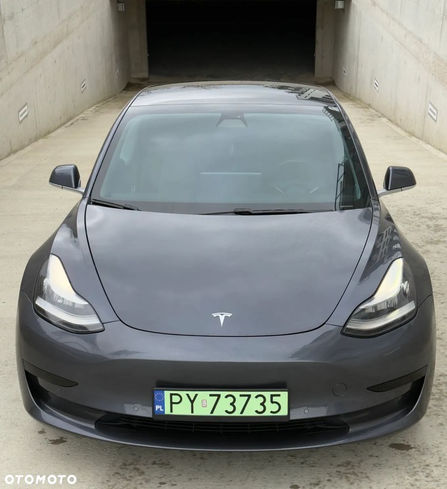 Tesla Model 3 - 1