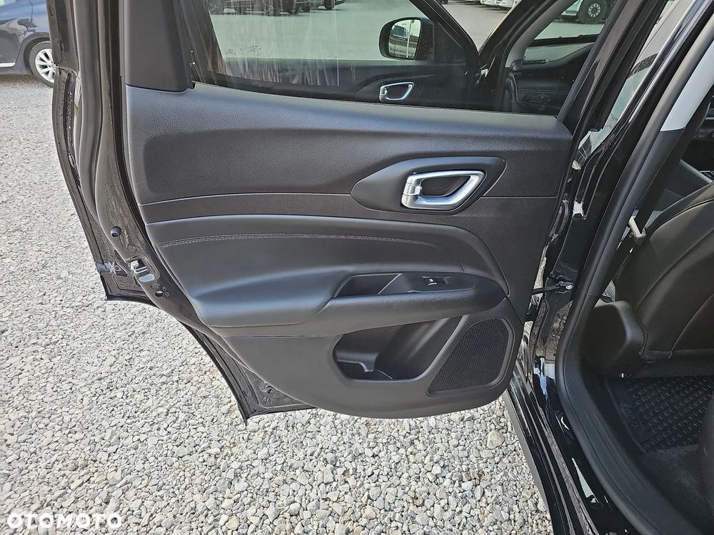Jeep Compass - 23