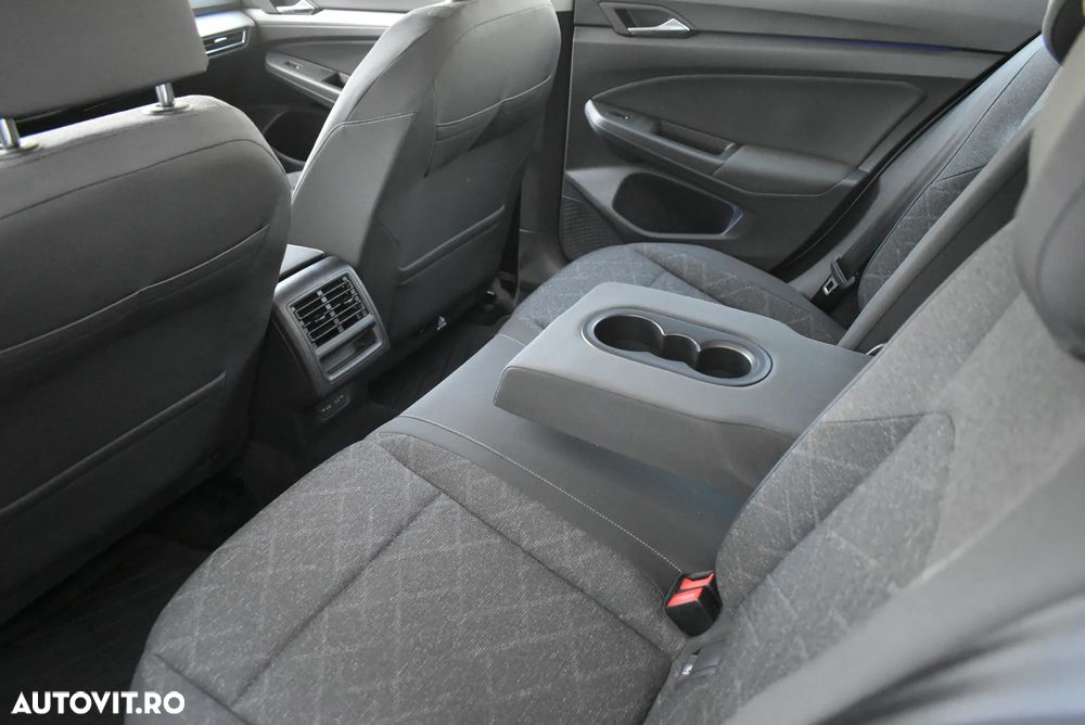Volkswagen Golf 1.0 eTSI DSG MHEV Life - 19