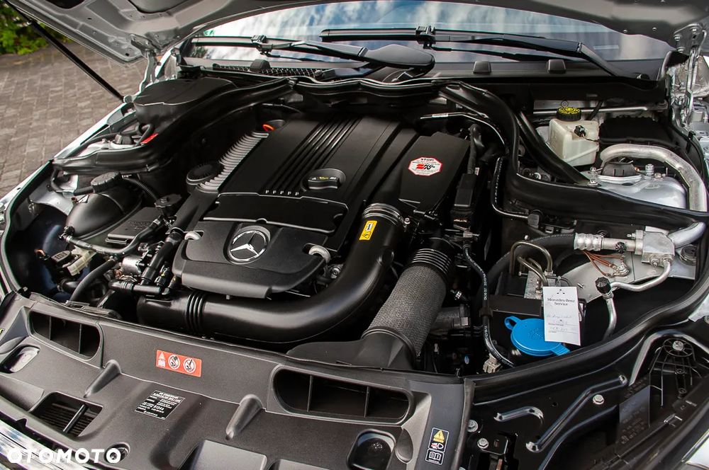 Mercedes-Benz Klasa C 250 CGI BlueEff Avantgarde - 32