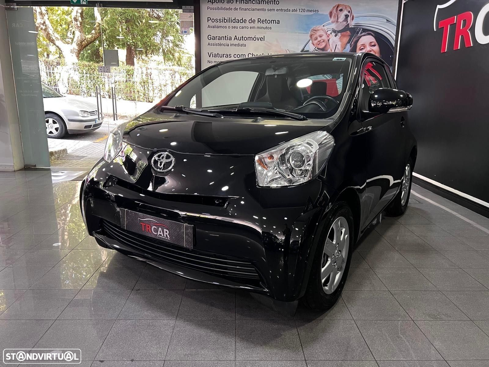 Toyota iQ 1.0 VVT-i - 26
