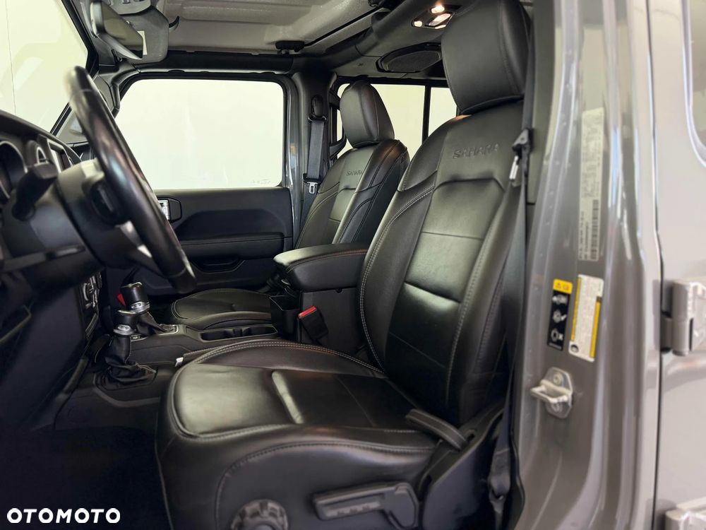 Jeep Wrangler - 11