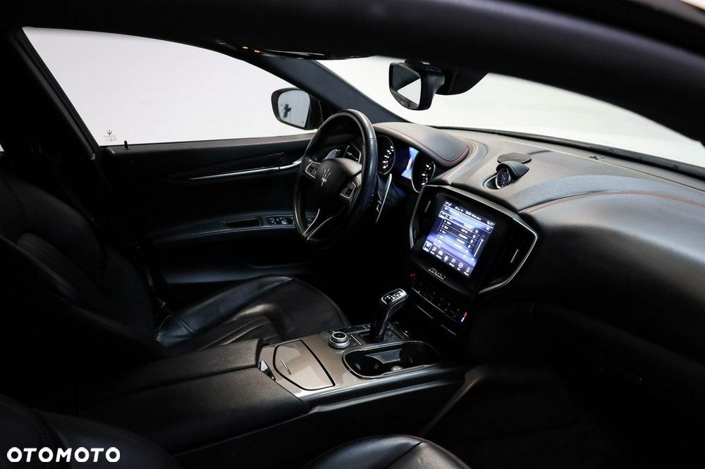 Maserati Ghibli - 15