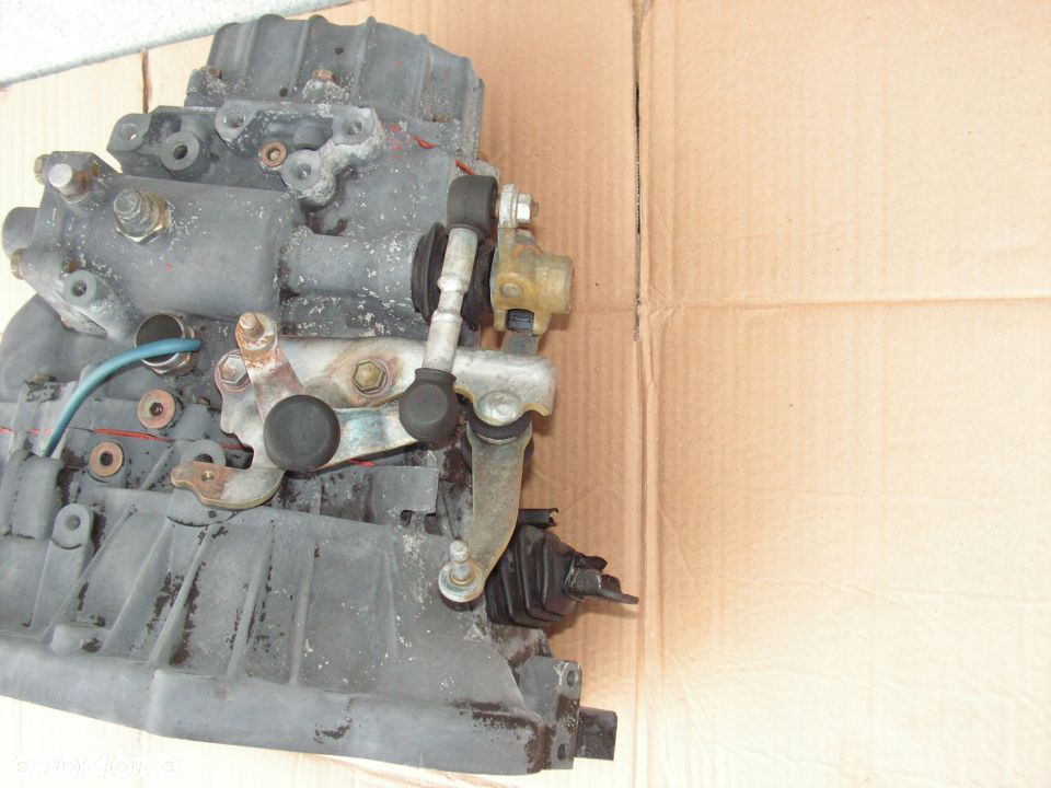 AVENSIS T22 1,8 VVT-I LIFT SKRZYNIA BIEGÓW IDEALNA - 2